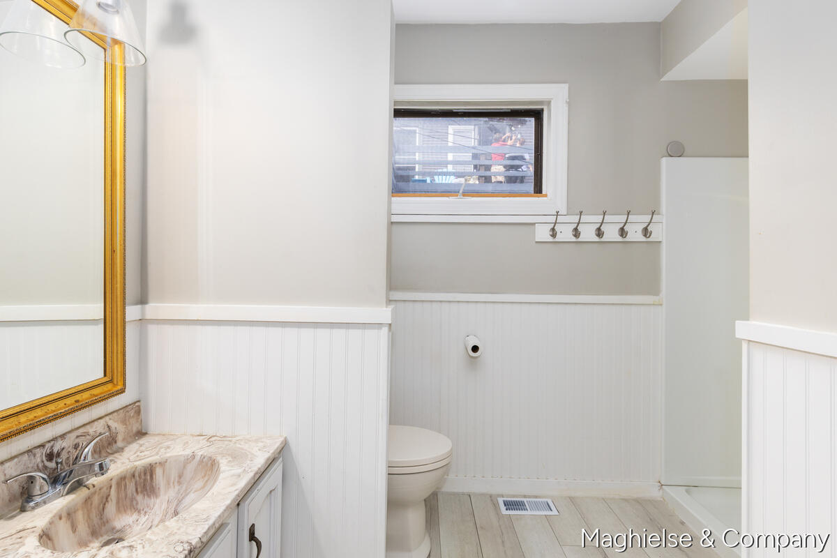 1106 Alpine Avenue Property Photo 9