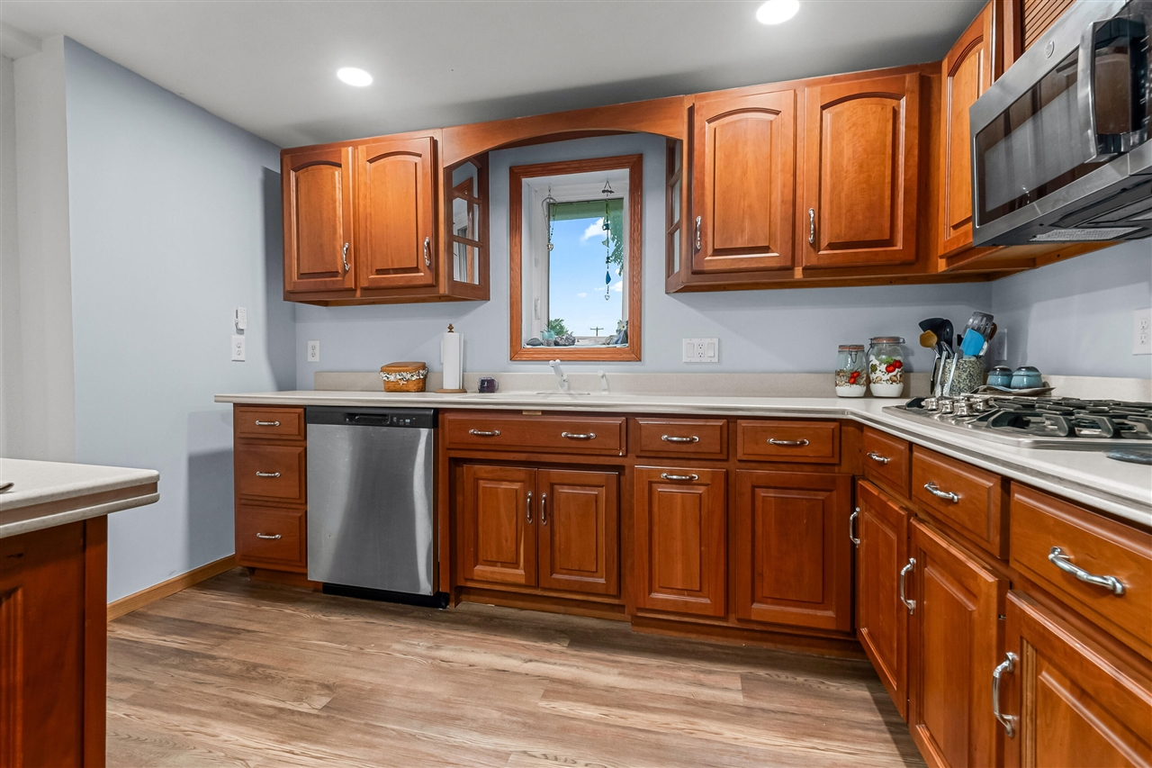 10303 Grass Lake Road Property Photo 6