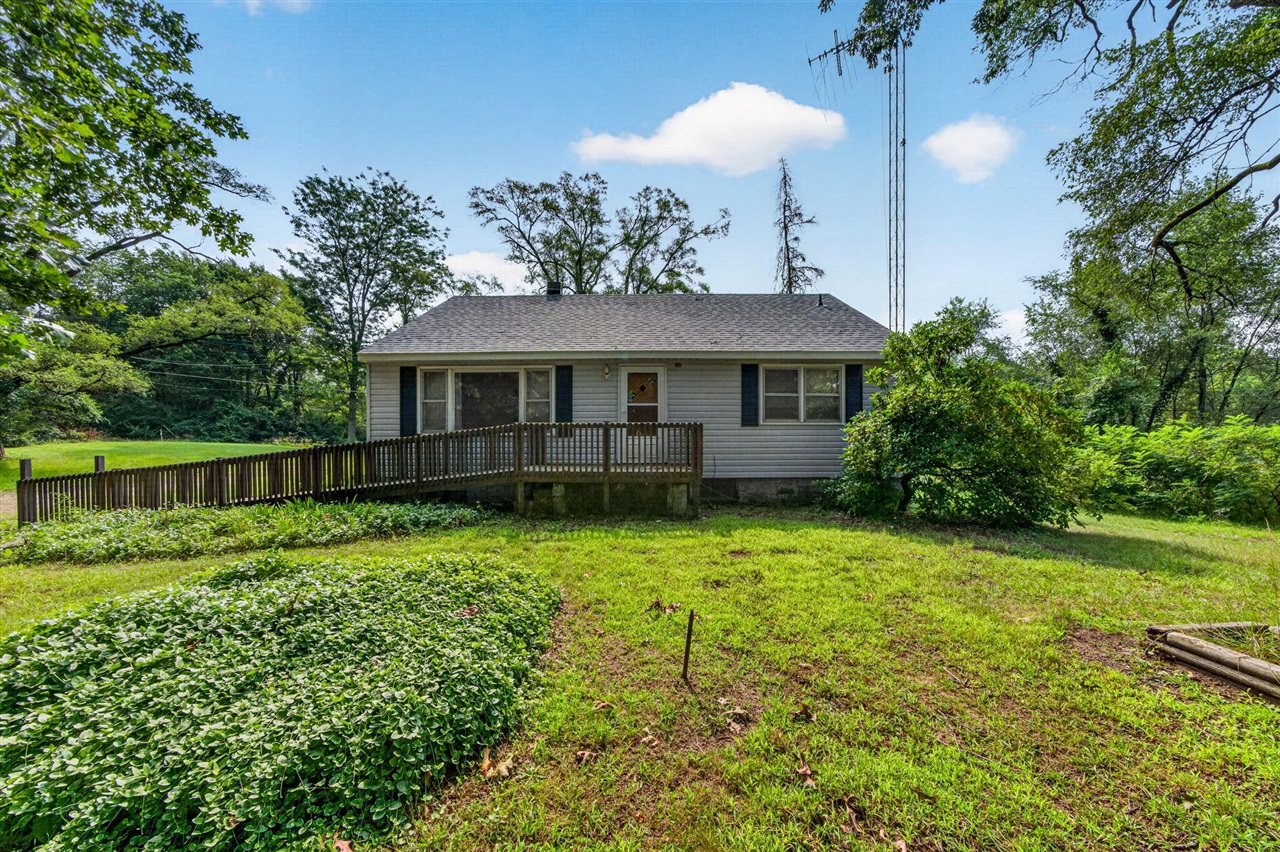 3086 Detroit Road Property Photo 1