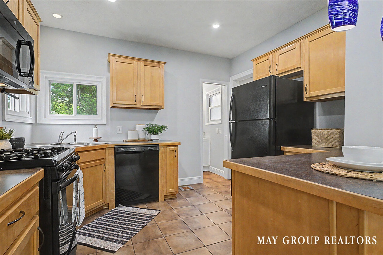 143 Burr Oak Street Property Photo 22