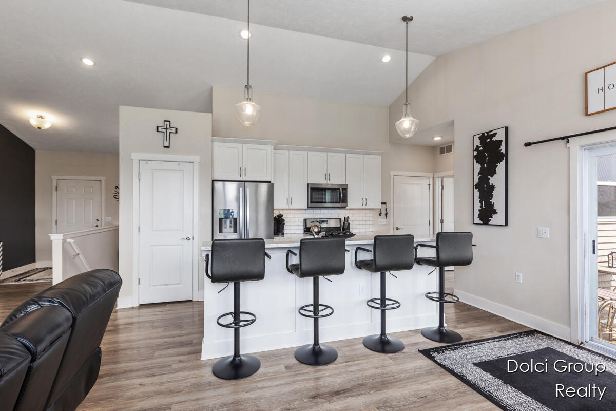 4208 Shetland Drive Property Photo 3