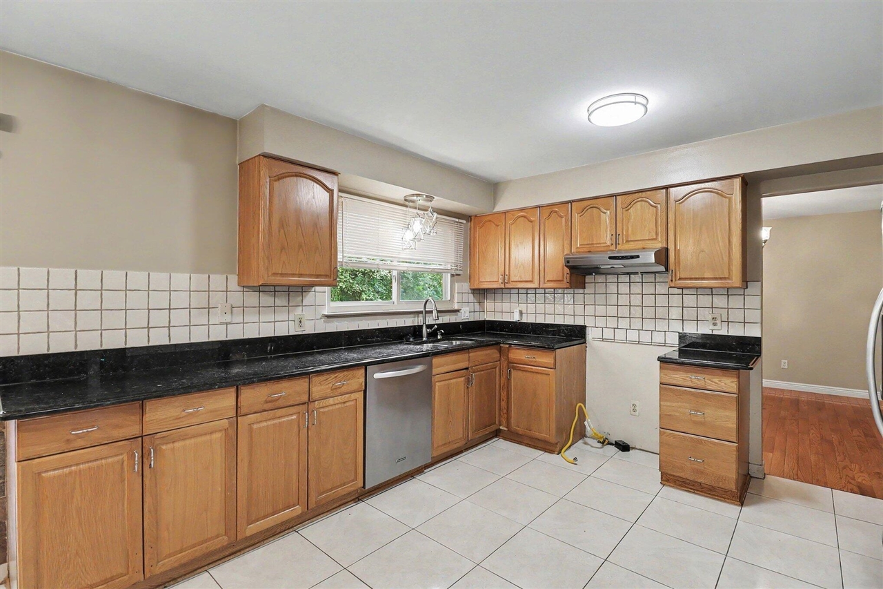 6021 Fairbrook Drive Property Photo 10