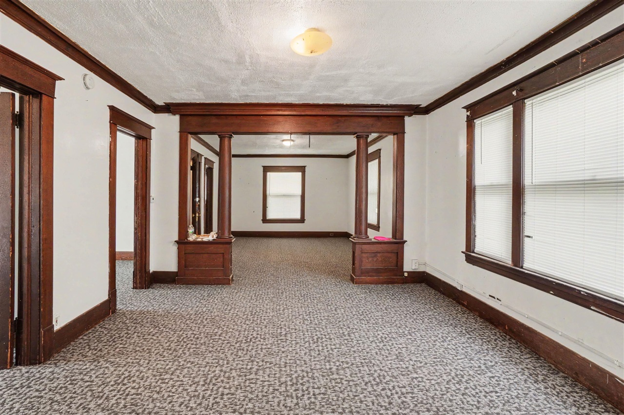 727 Nw 6th Street Property Photo 4