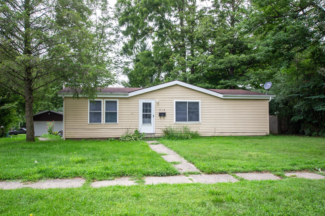 318 S East Street Property Photo 1