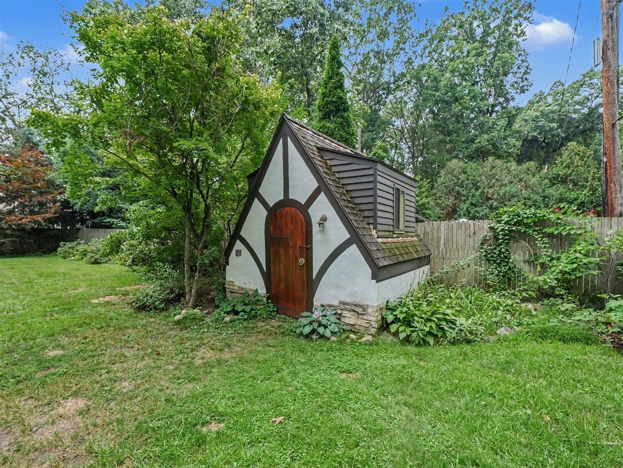 903 Briarcliff Road Property Photo 6