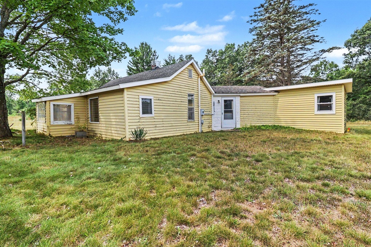 10553 N US 31 Property Photo 1
