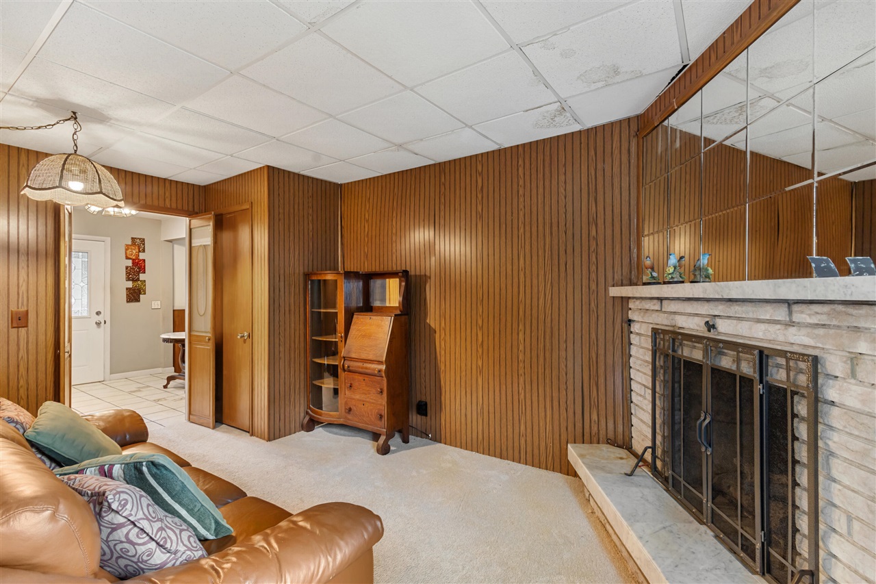 10426 Douglas Avenue Property Photo 3