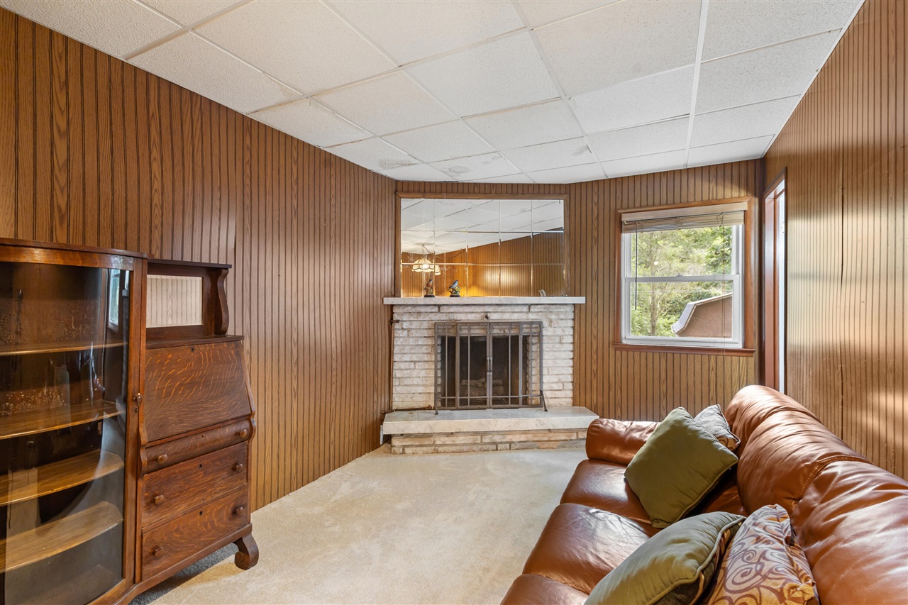 10426 Douglas Avenue Property Photo 4