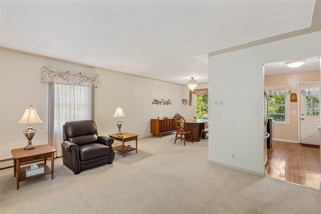 10426 Douglas Avenue Property Photo 9