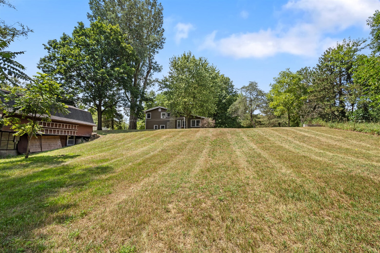 10426 Douglas Avenue Property Photo 24
