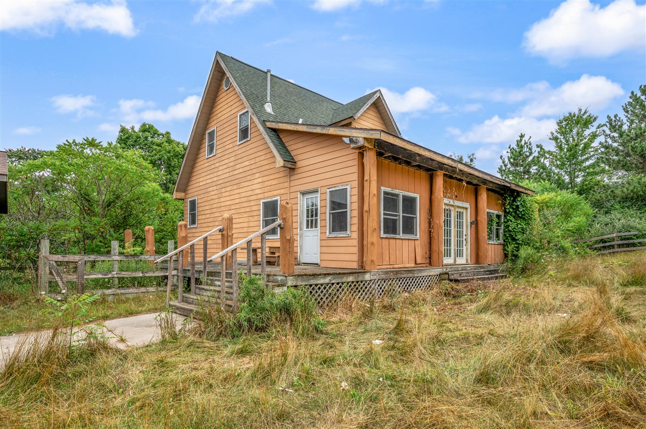 6373 19 Mile Road Property Photo 1