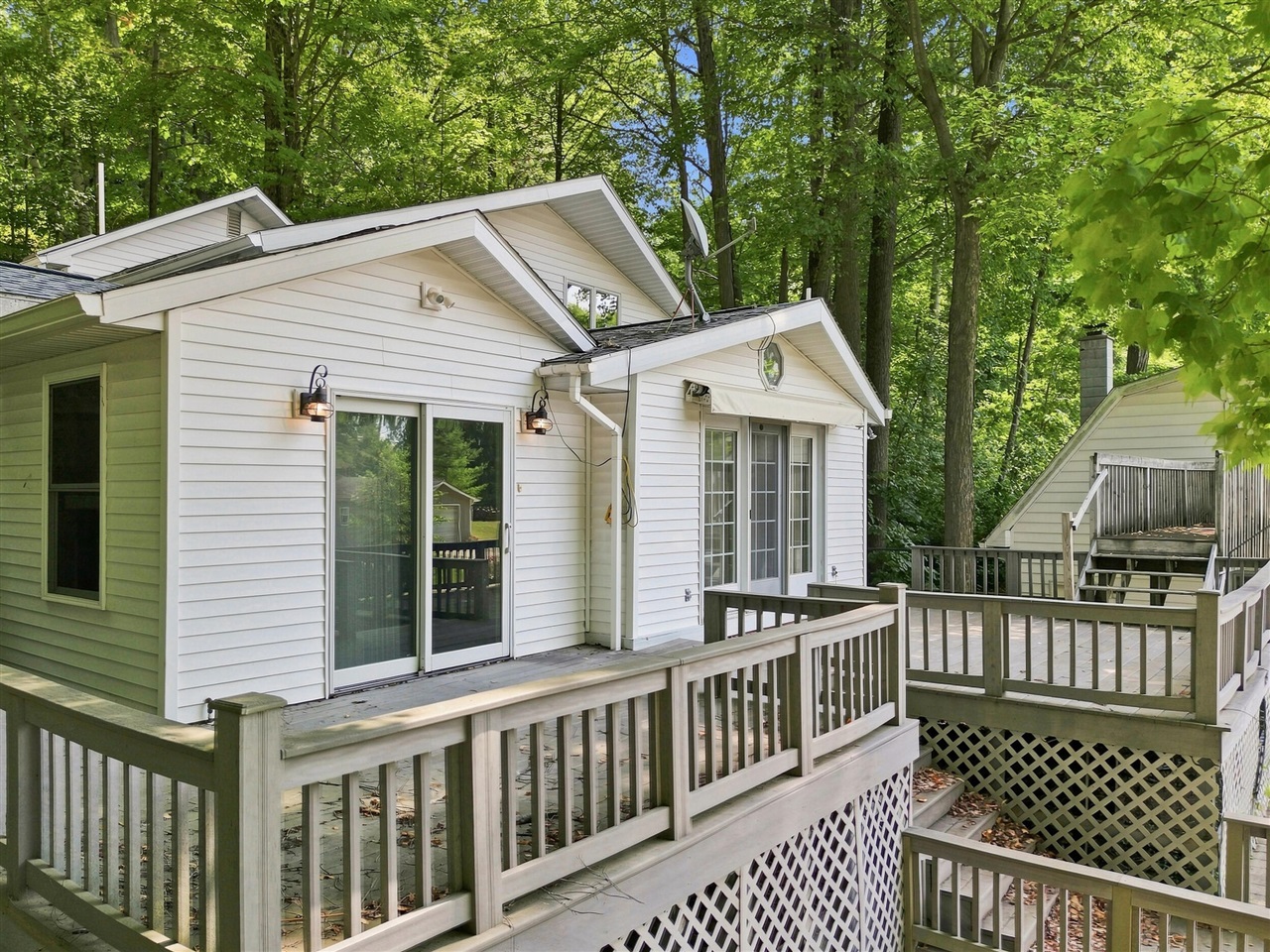 18934 Hillview Boulevard Property Photo 6