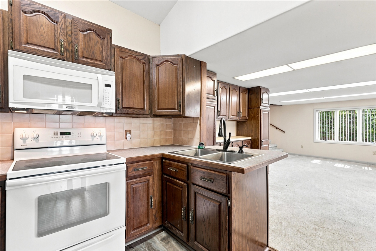 18934 Hillview Boulevard Property Photo 11