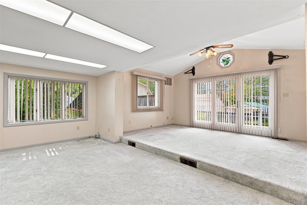 18934 Hillview Boulevard Property Photo 13