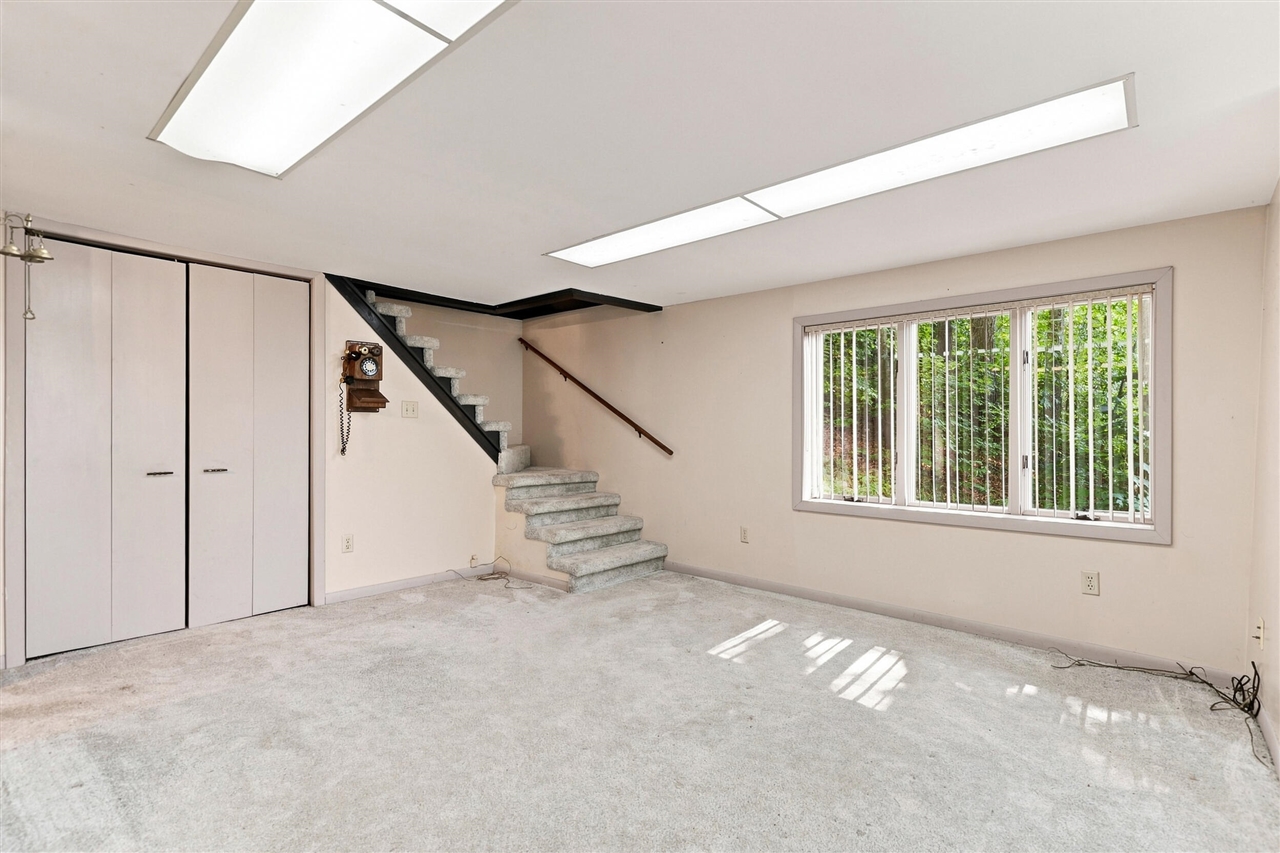 18934 Hillview Boulevard Property Photo 17