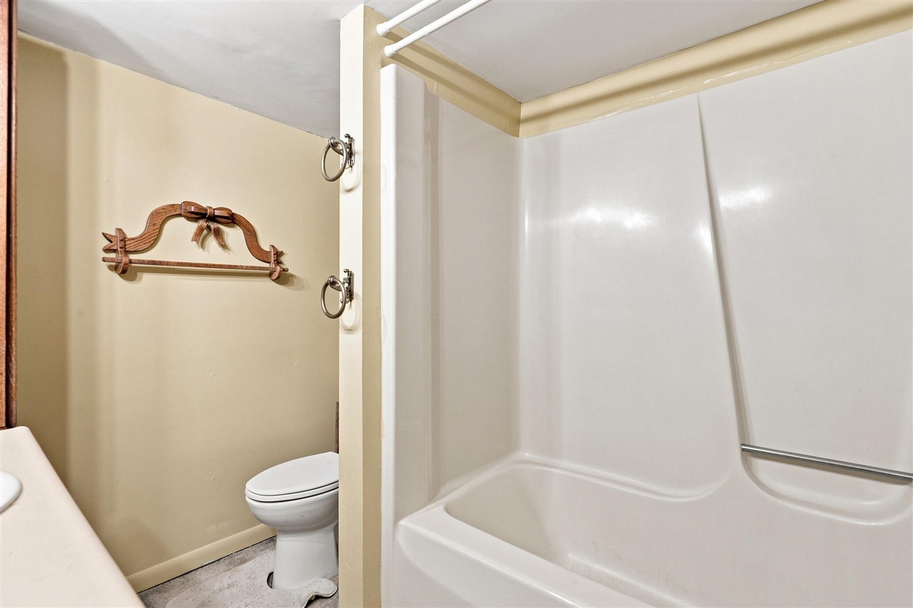 18934 Hillview Boulevard Property Photo 20