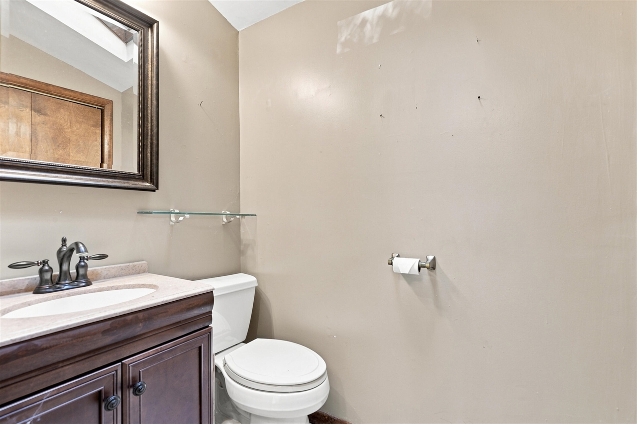 18934 Hillview Boulevard Property Photo 25