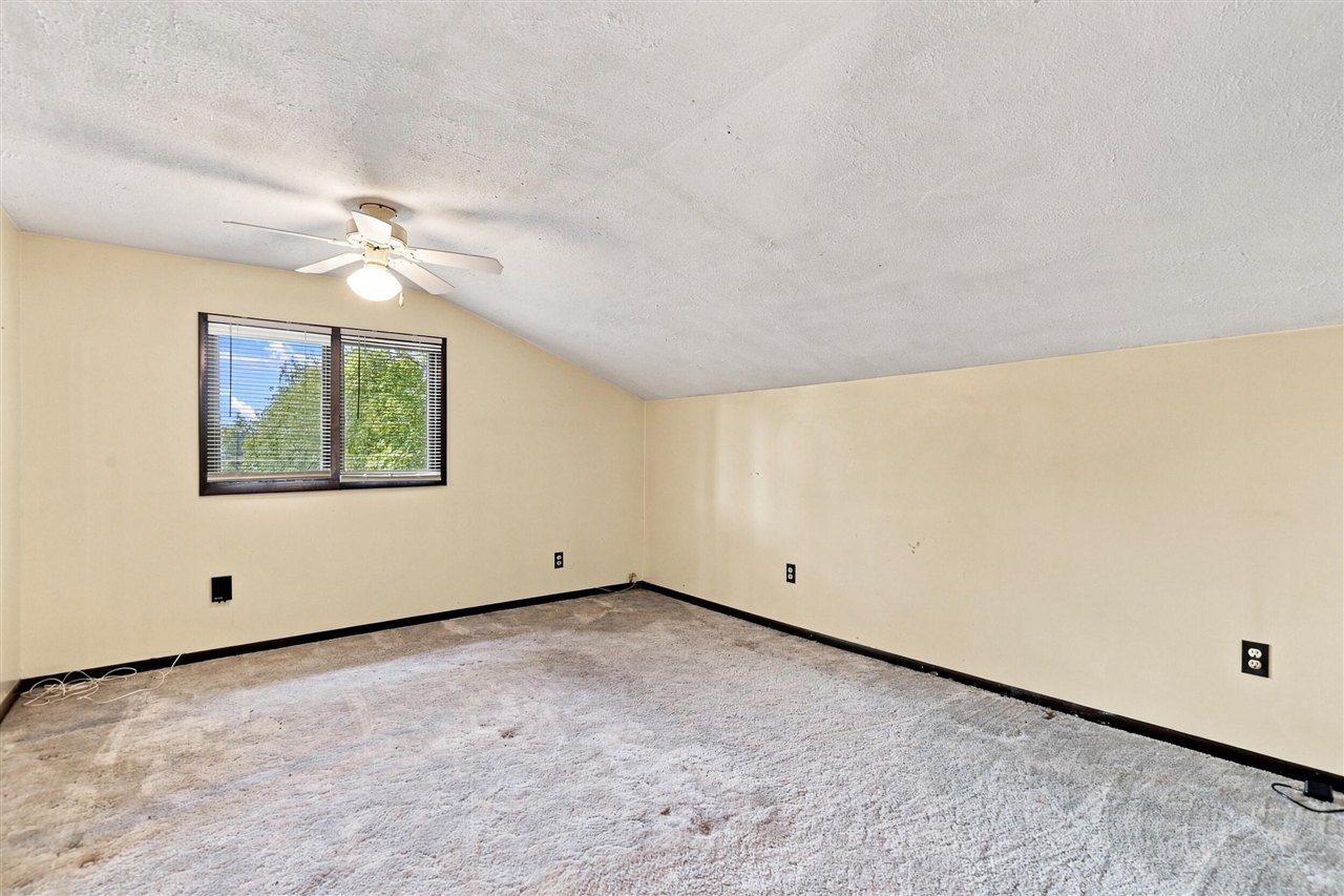 18934 Hillview Boulevard Property Photo 27