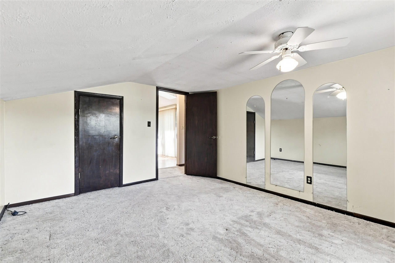 18934 Hillview Boulevard Property Photo 28