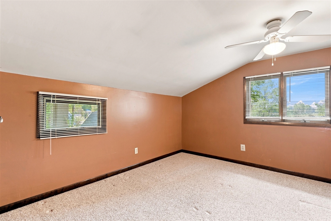 18934 Hillview Boulevard Property Photo 29