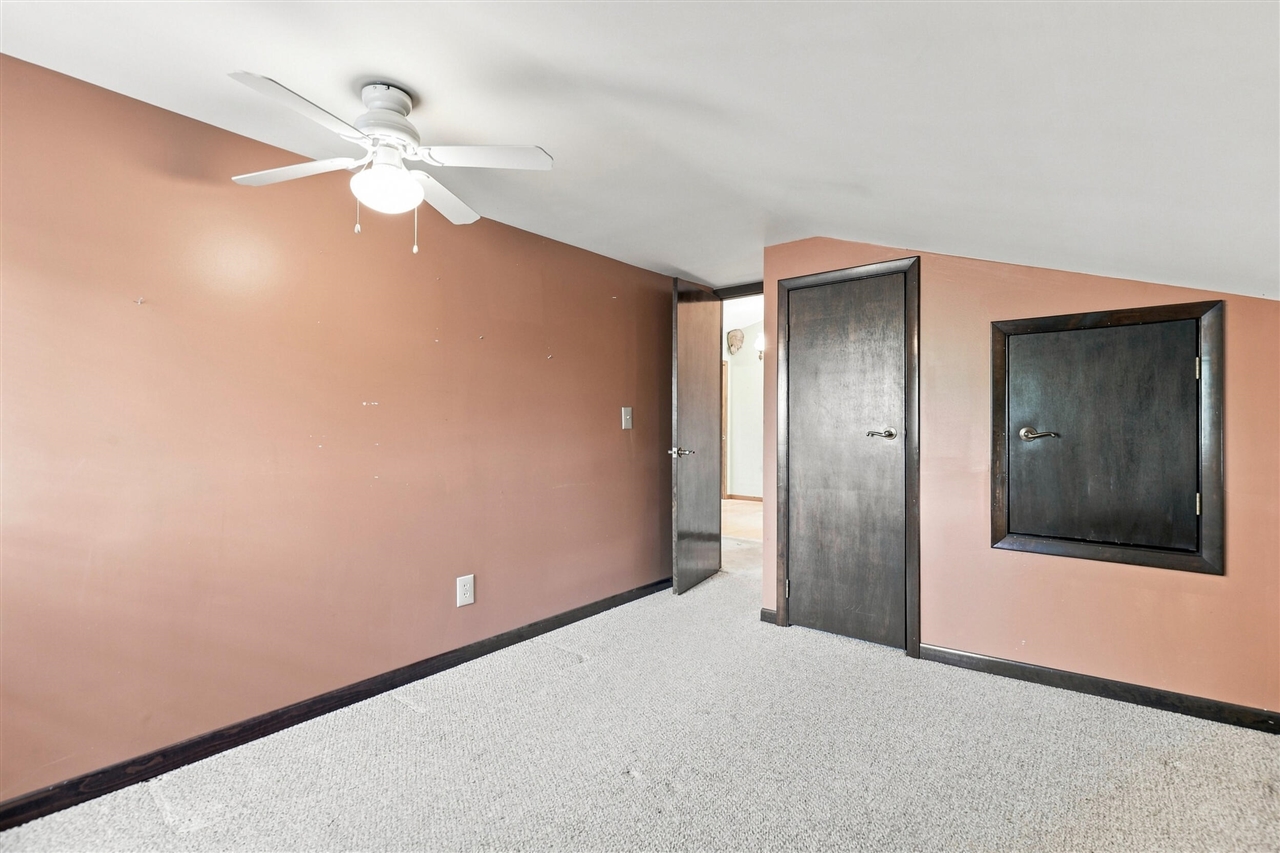 18934 Hillview Boulevard Property Photo 30