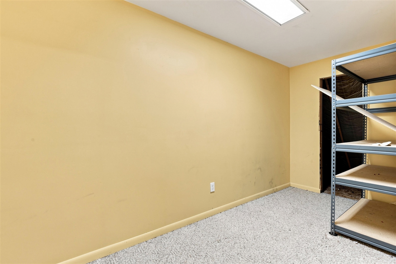 18934 Hillview Boulevard Property Photo 37