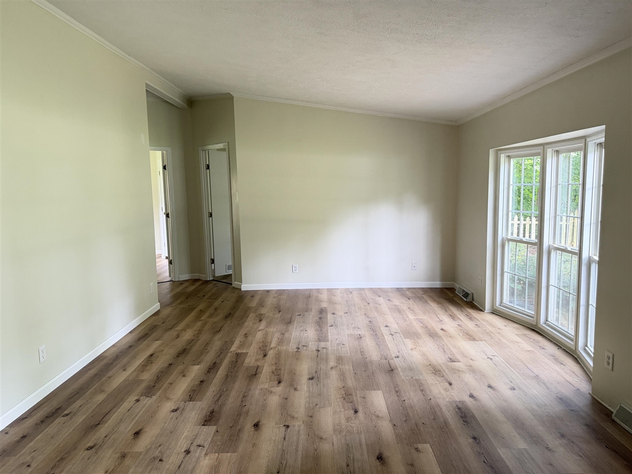 3084 S Pipestone Road Property Photo 4
