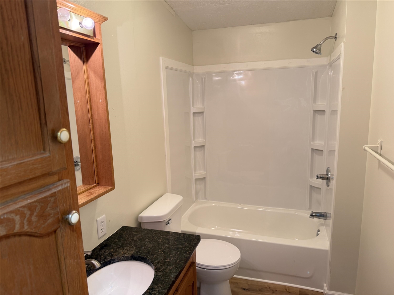 3084 S Pipestone Road Property Photo 11