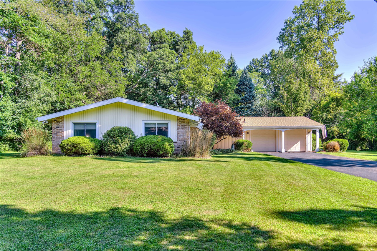 1844 N Walmont Road Property Photo 1