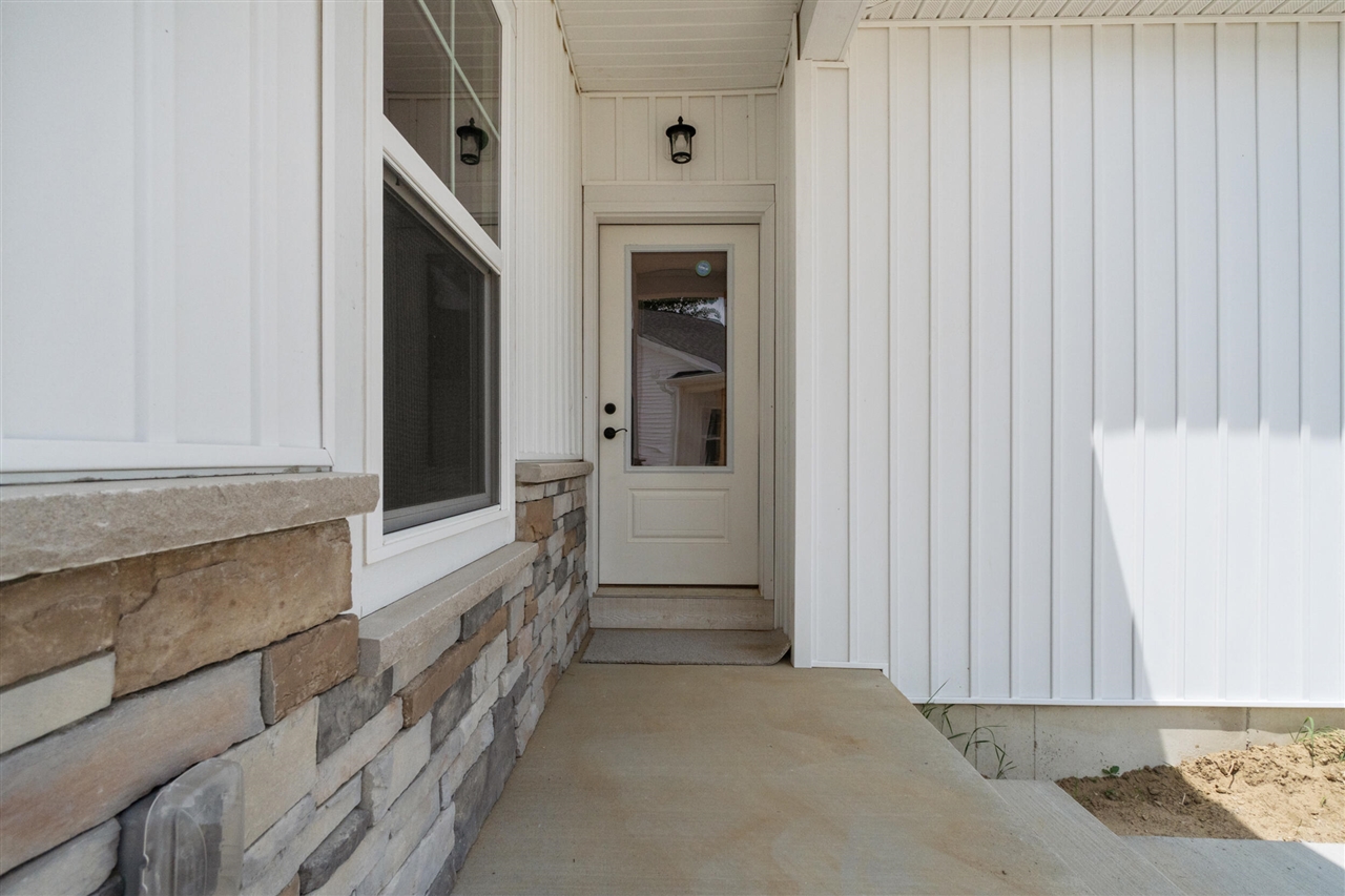 814 Joyce Lane Property Photo 4