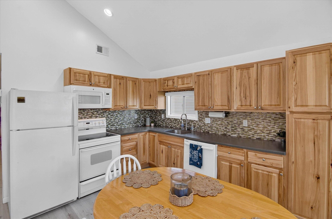 6227 K Drive Property Photo 9
