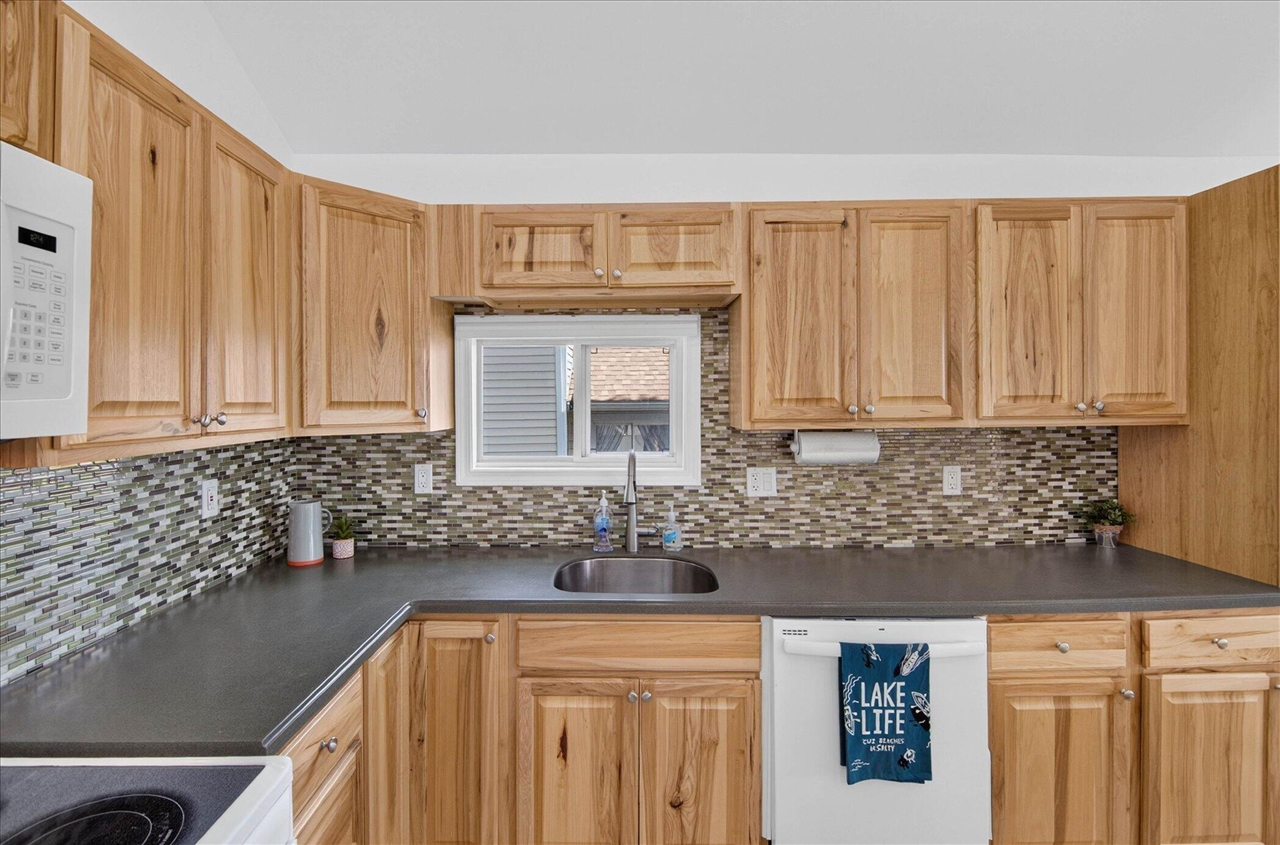 6227 K Drive Property Photo 10