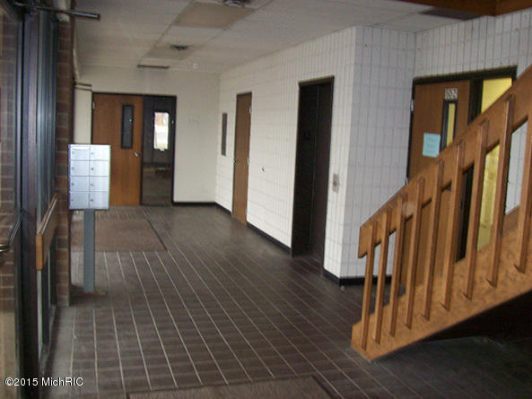 1850 Pipestone Road Property Photo 3