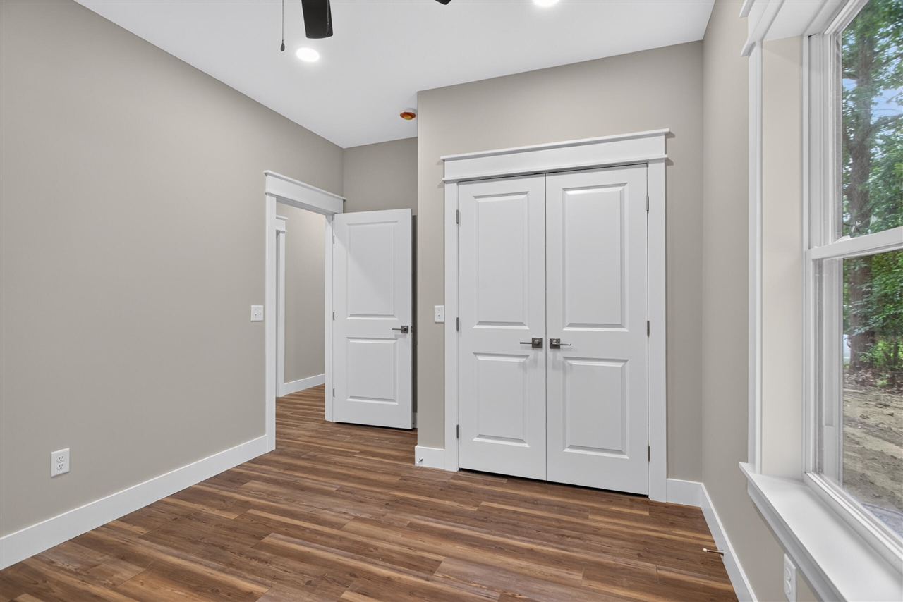 9620 Rexford Road Property Photo 16