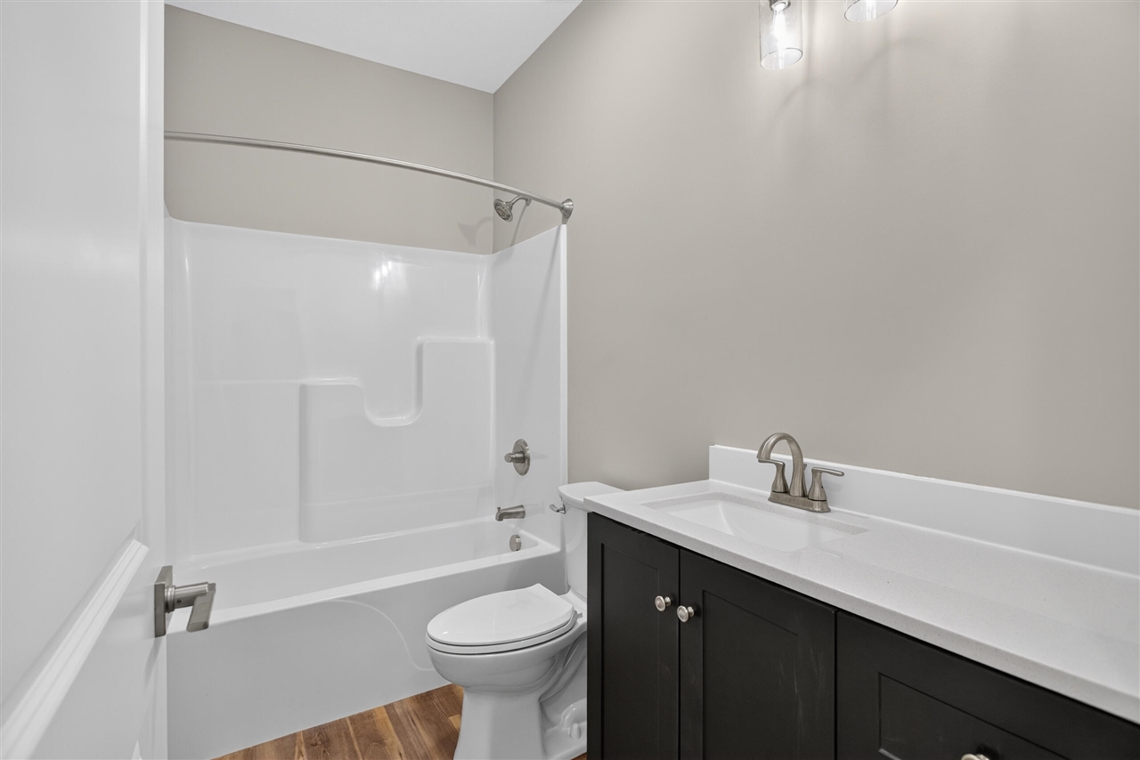 9620 Rexford Road Property Photo 19