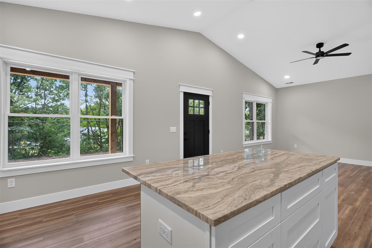9620 Rexford Road Property Photo 33