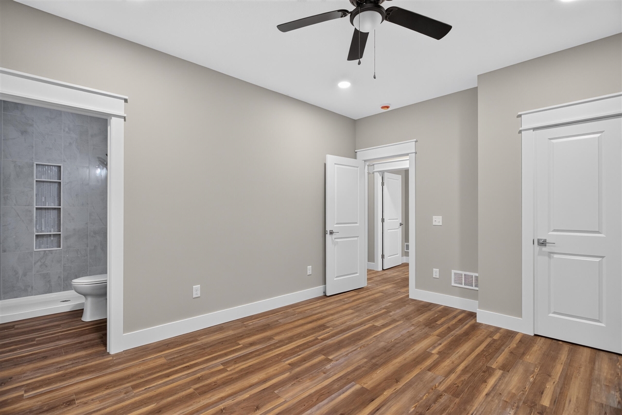 9620 Rexford Road Property Photo 36