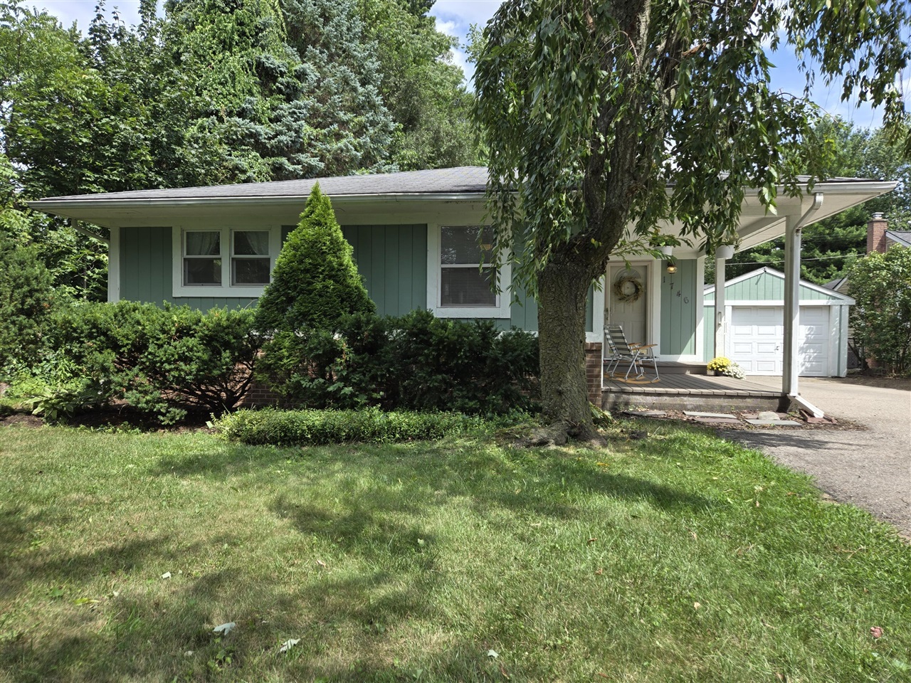 1746 Shankin Drive Property Photo 2