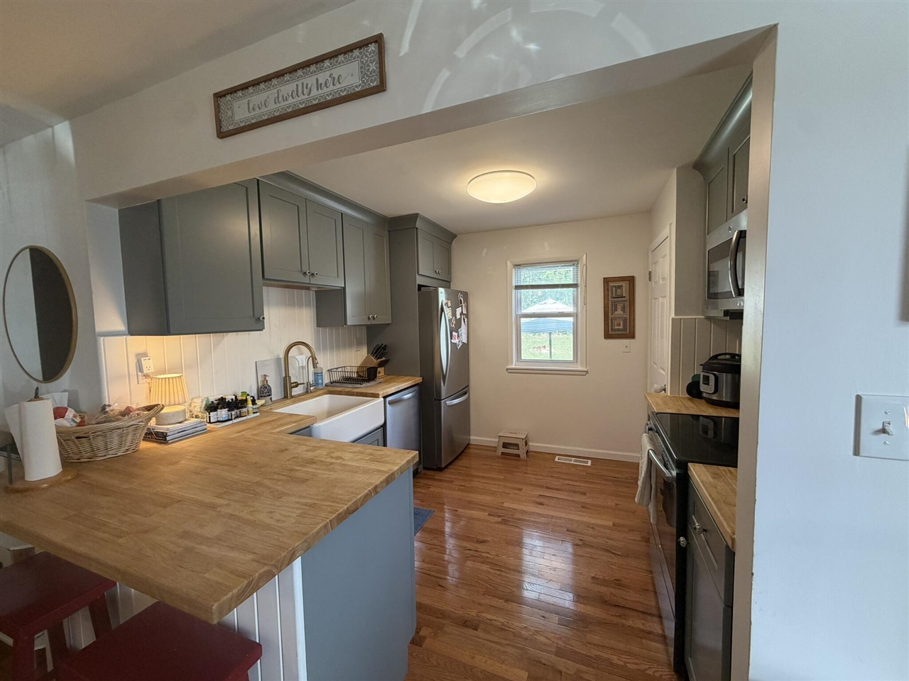 1746 Shankin Drive Property Photo 4