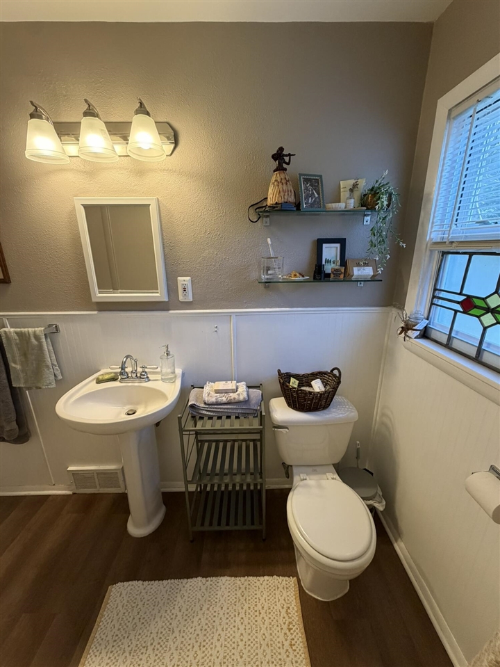 1746 Shankin Drive Property Photo 13