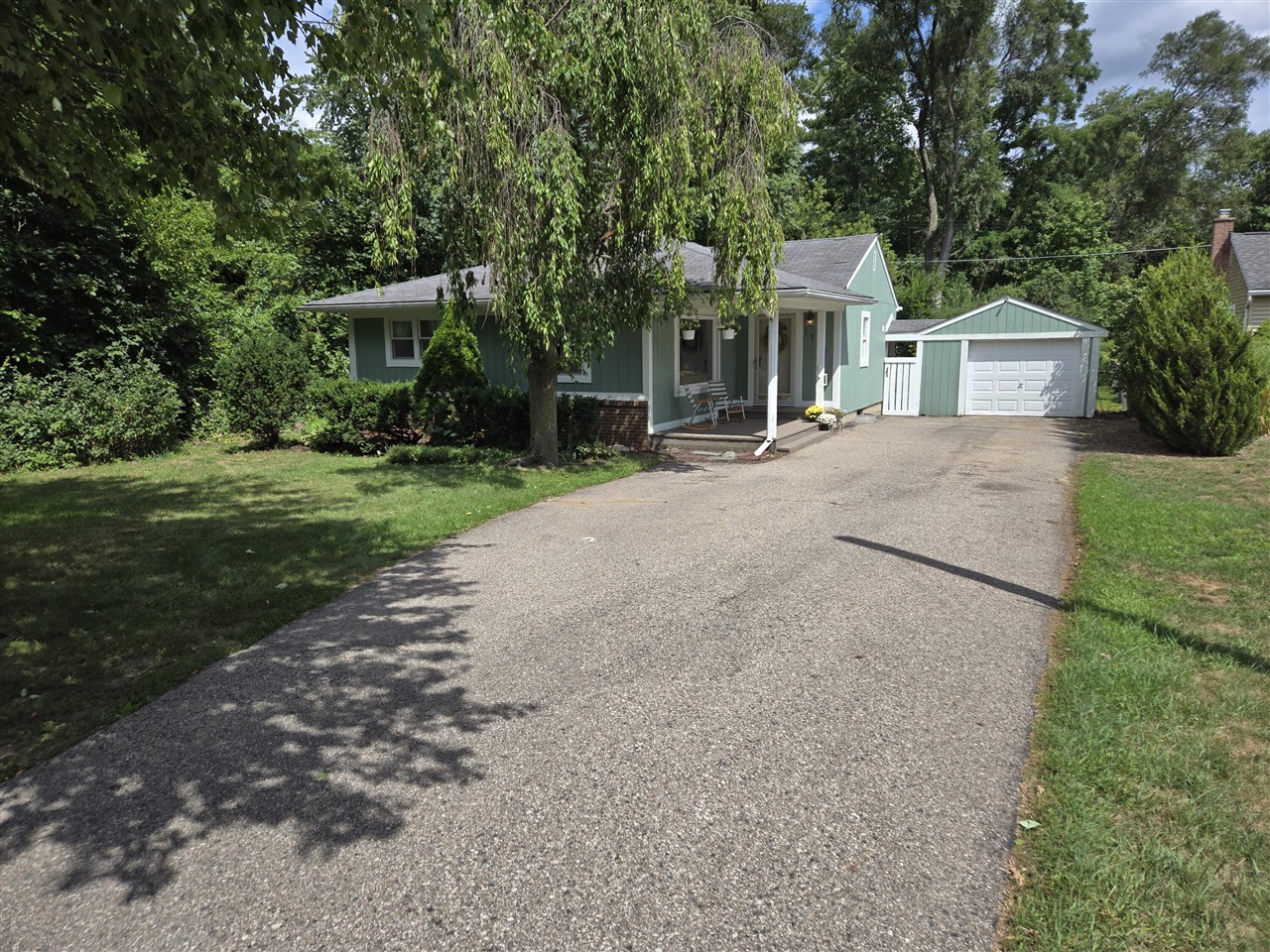 1746 Shankin Drive Property Photo 23