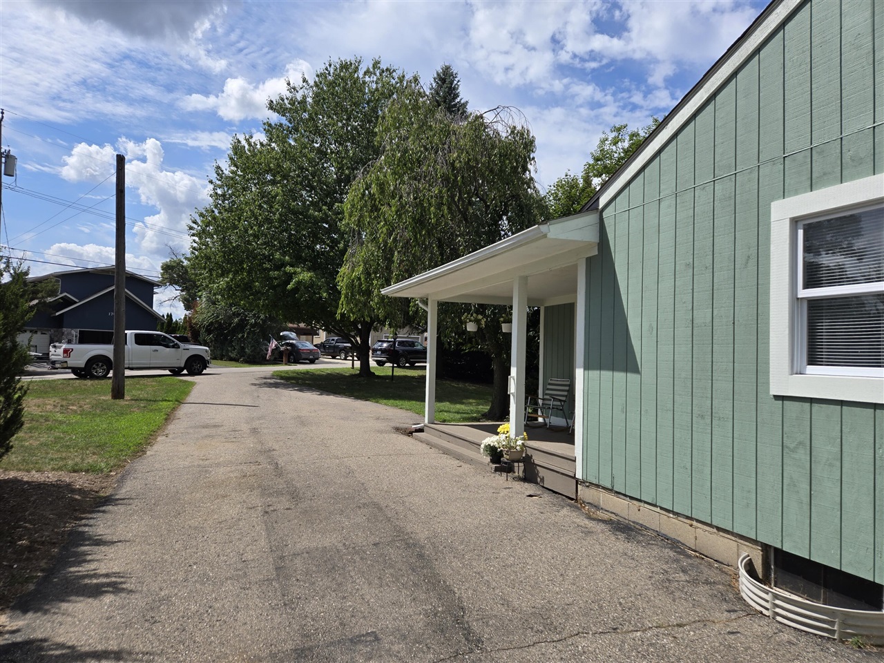 1746 Shankin Drive Property Photo 26