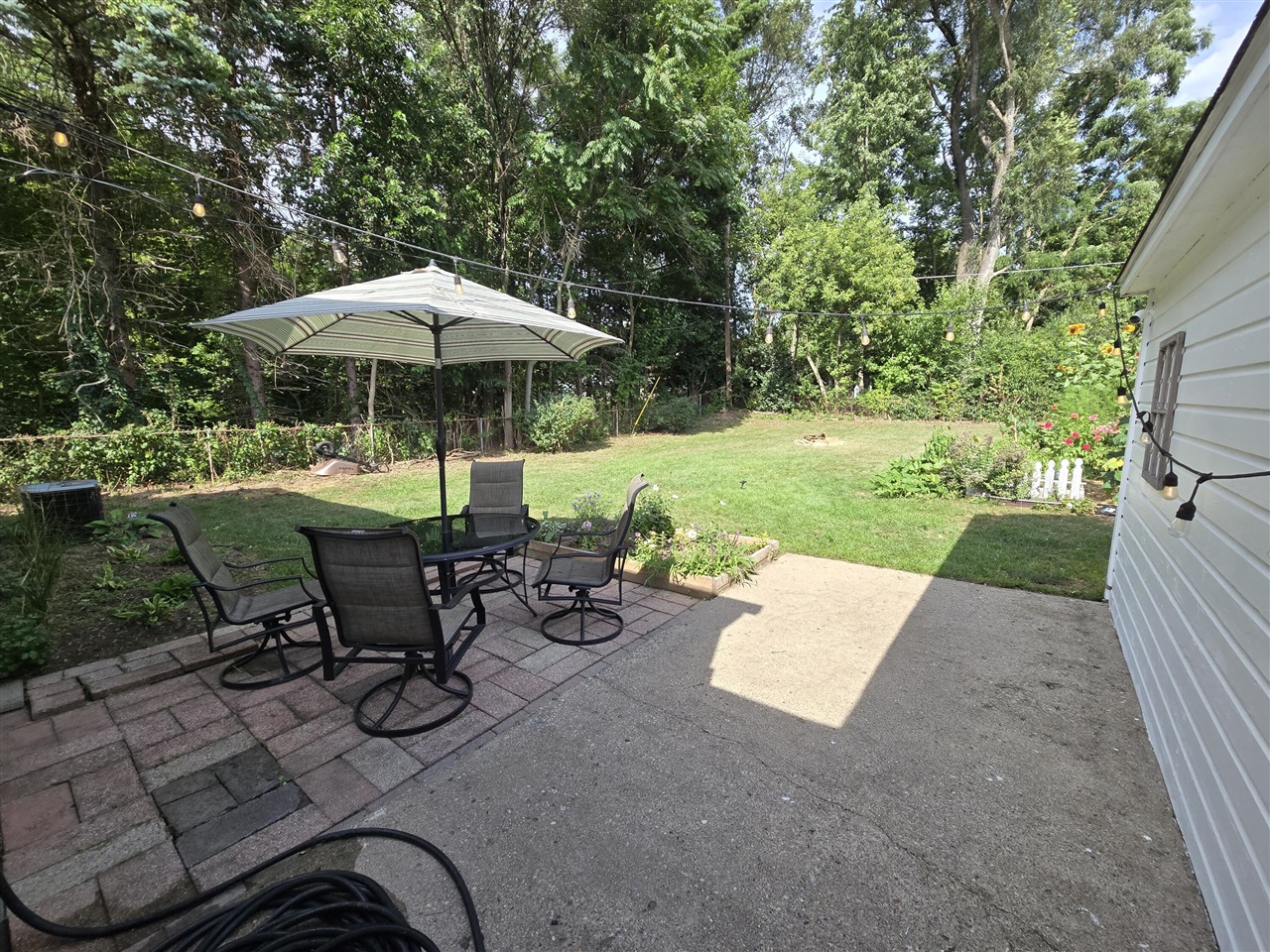 1746 Shankin Drive Property Photo 27