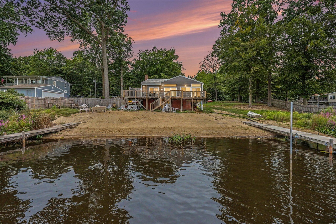 6319 Woods Trail Drive Property Photo 1