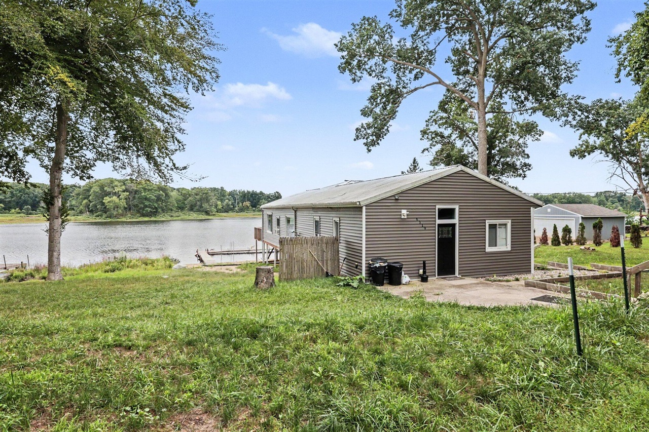 6319 Woods Trail Drive Property Photo 5