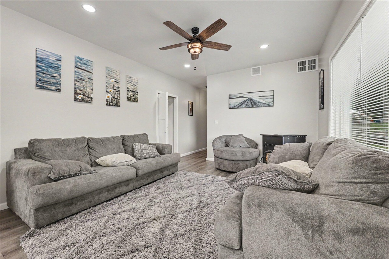 6319 Woods Trail Drive Property Photo 7