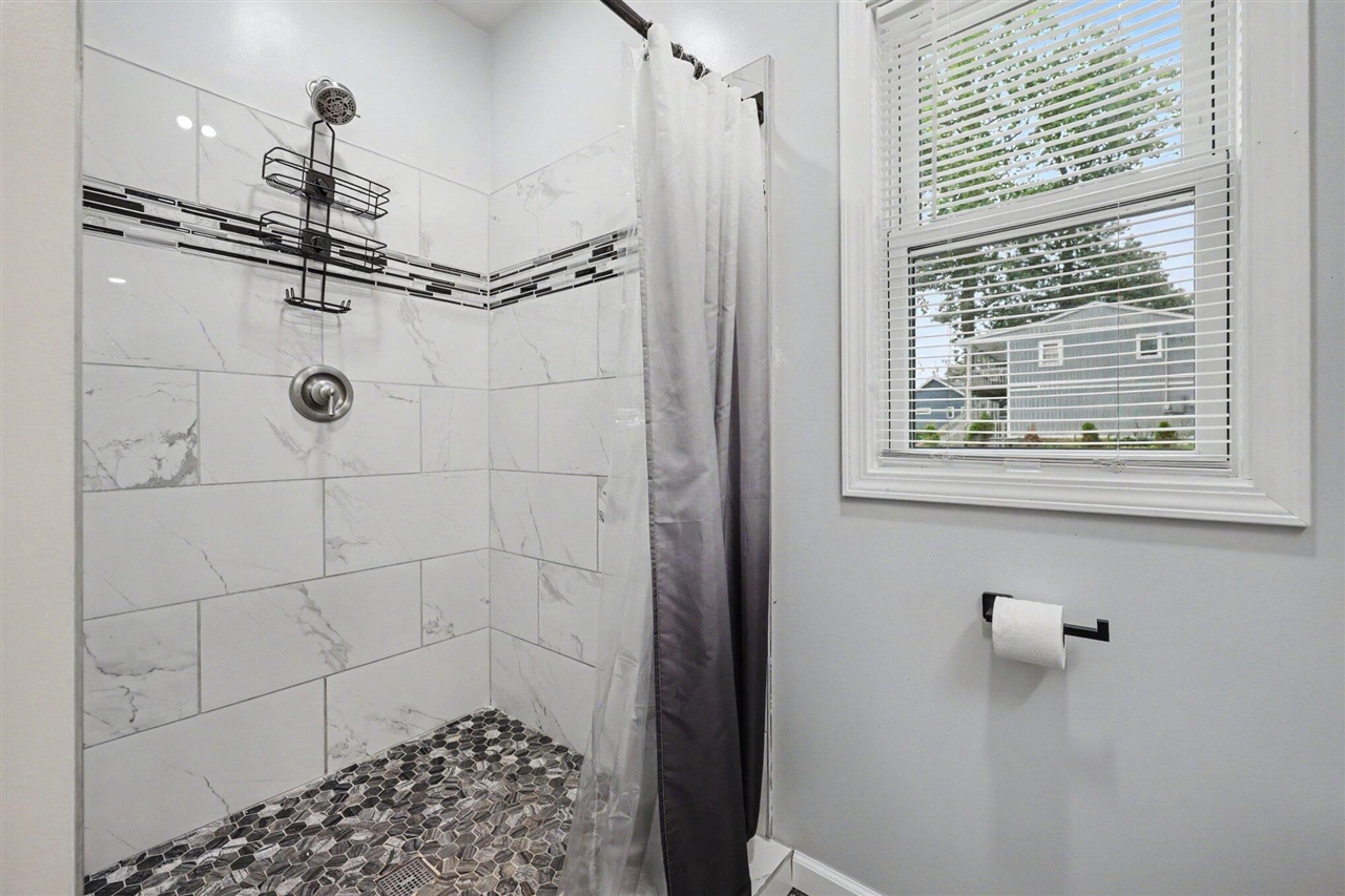 6319 Woods Trail Drive Property Photo 18