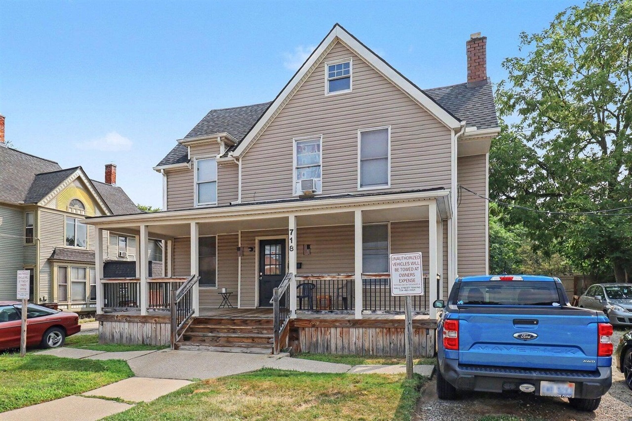 718 Lowell Street Property Photo 1