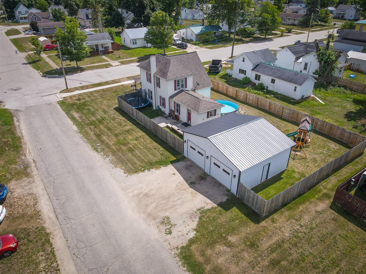 545 N Hemlock Street Property Photo 1