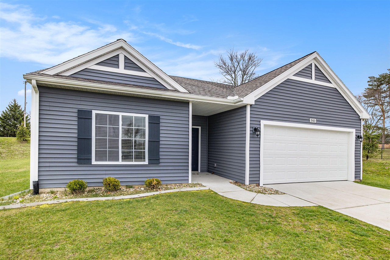 945 Ridgetop Circle Property Photo 1